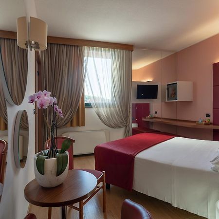 Hotel Motel Futura Paderno Dugnano Exterior photo