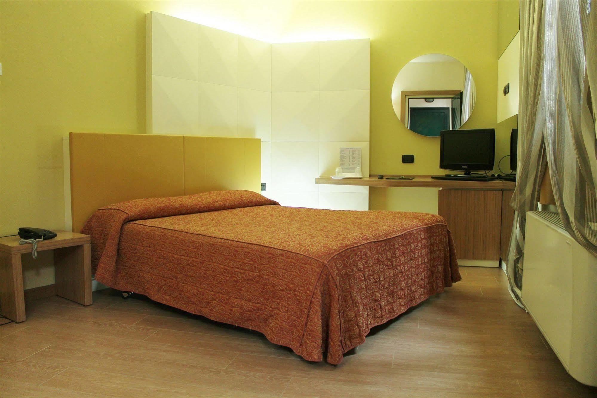 Hotel Motel Futura Paderno Dugnano Exterior photo